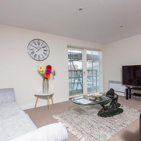 Marina View Apartment Суонси Экстерьер фото